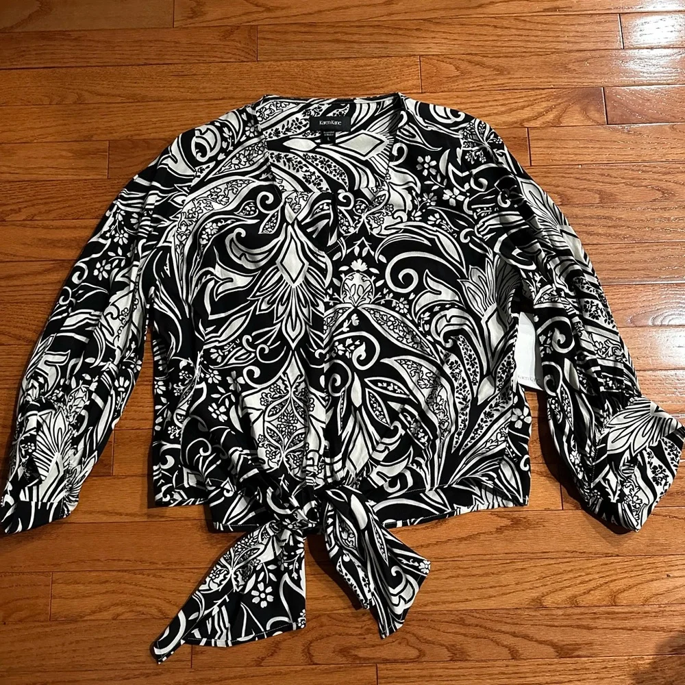 Black and White two piece pants and top set - Picture 2 of 6